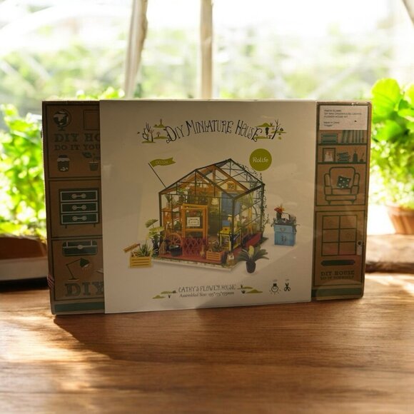 DIY Miniature House Kit Cathy's Flower House Robotime Crafting Set SEALED - Picture 1 of 5